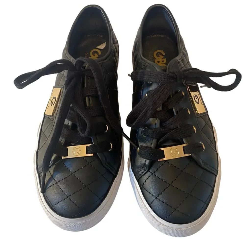 GBG Los Ángeles Black Quilted Lace up Sneakers w/ Gold Tone Accents in Sz. 6M